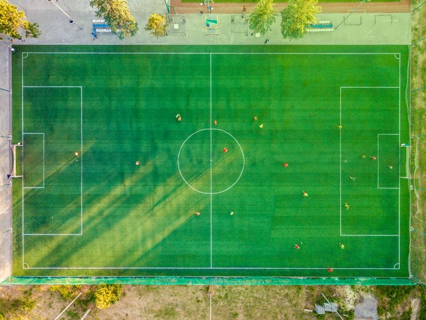 爱游戏体育_FIFA技术报告称赞新规影响 促球队战术更进取 详细解析